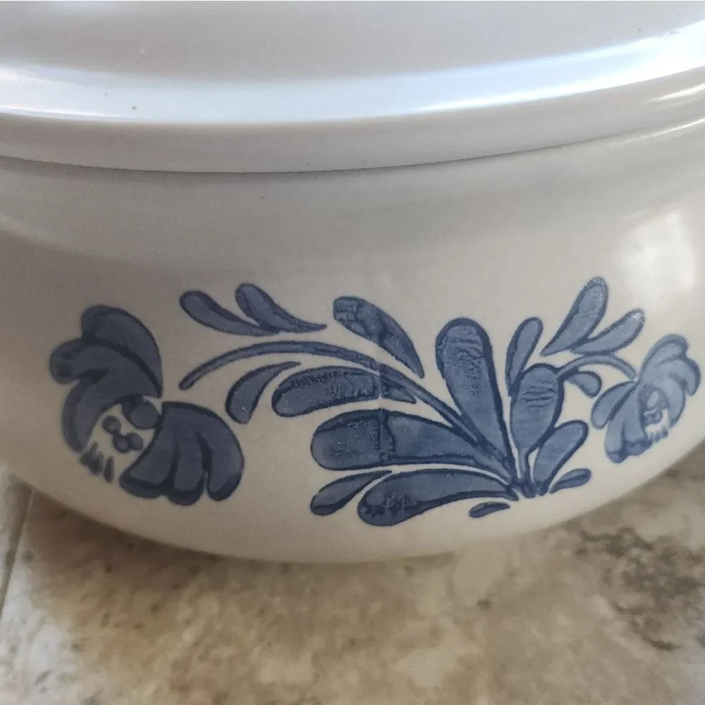 Pfaltzgraff yorktowne 2qt
